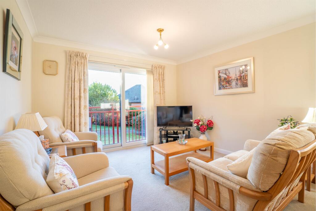 46 Curlinghall, Largs, KA30 8LA