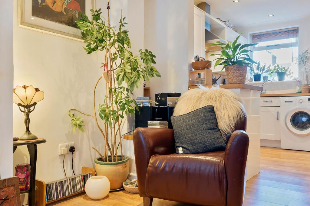 Living Room/Dining Room (2)