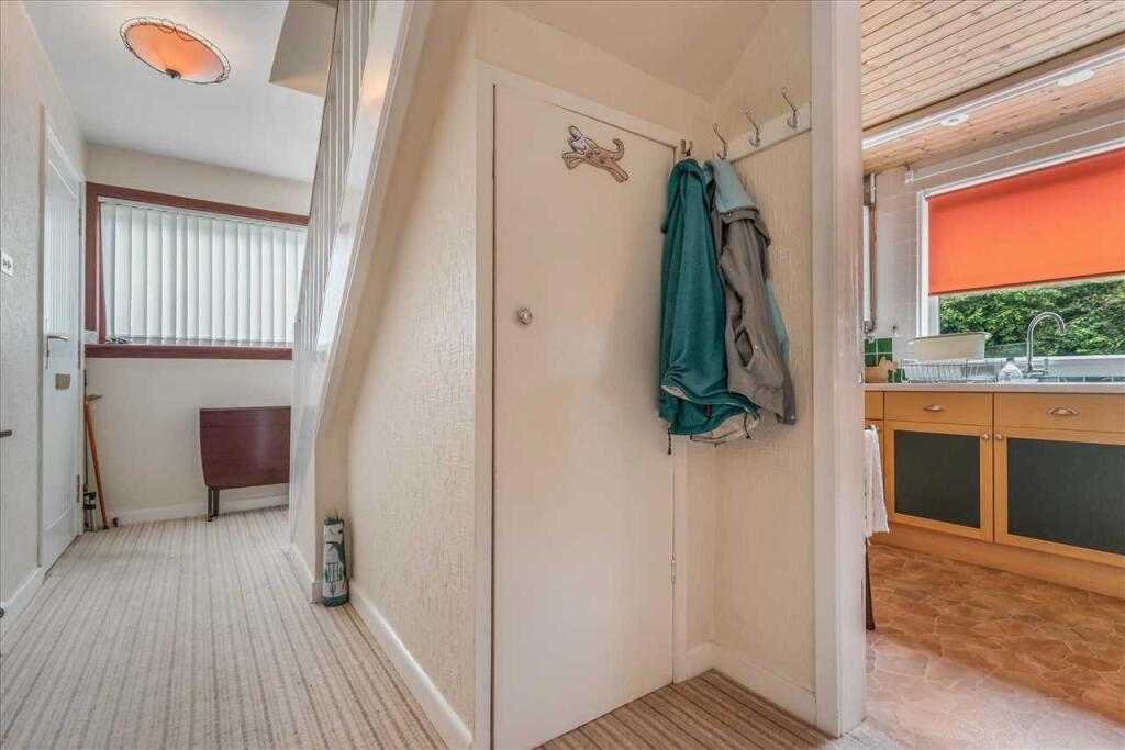 Entrance Hallway (1)