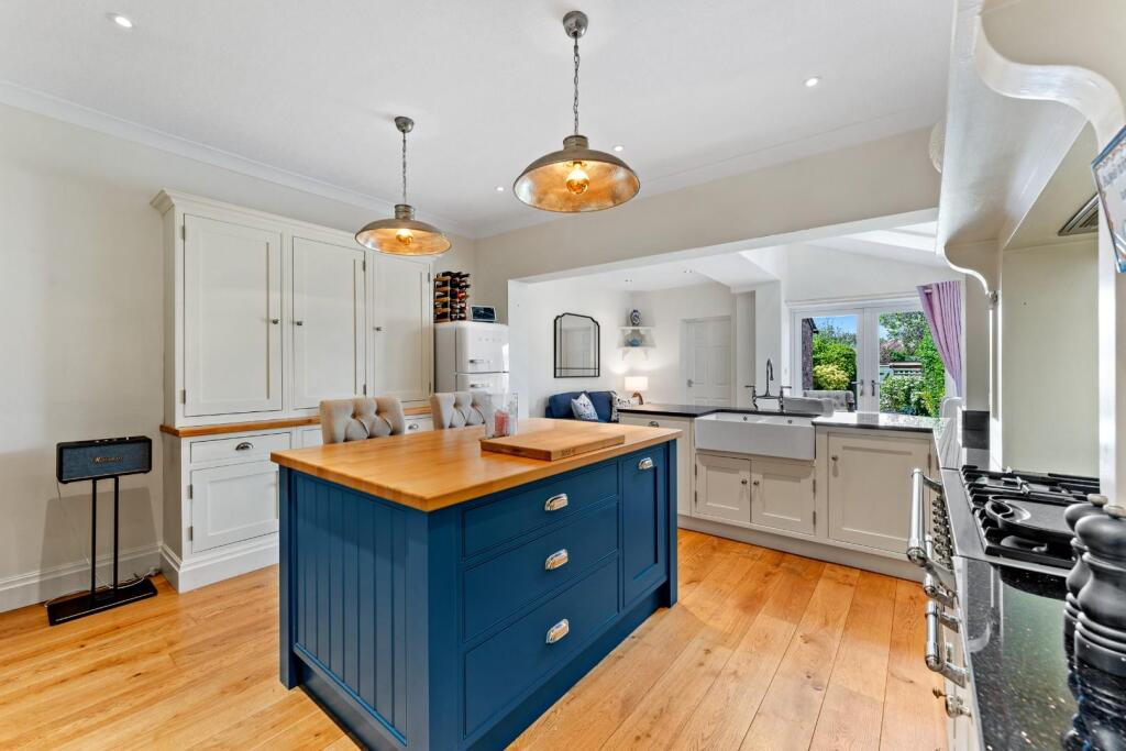 111 HEYES LANE-28.jpg