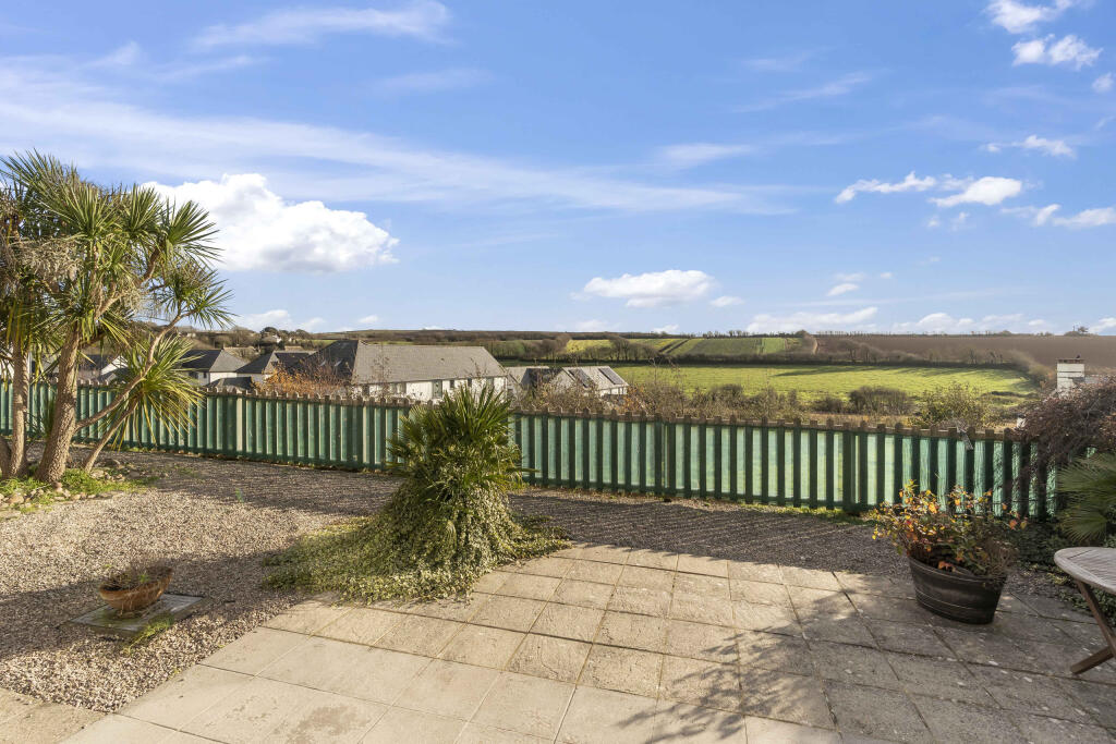 33 Mead Drive - Rear Garden 1.JPG