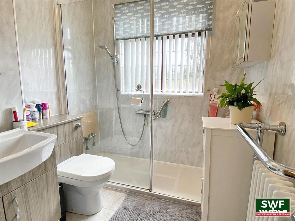 Shower room2.jpg