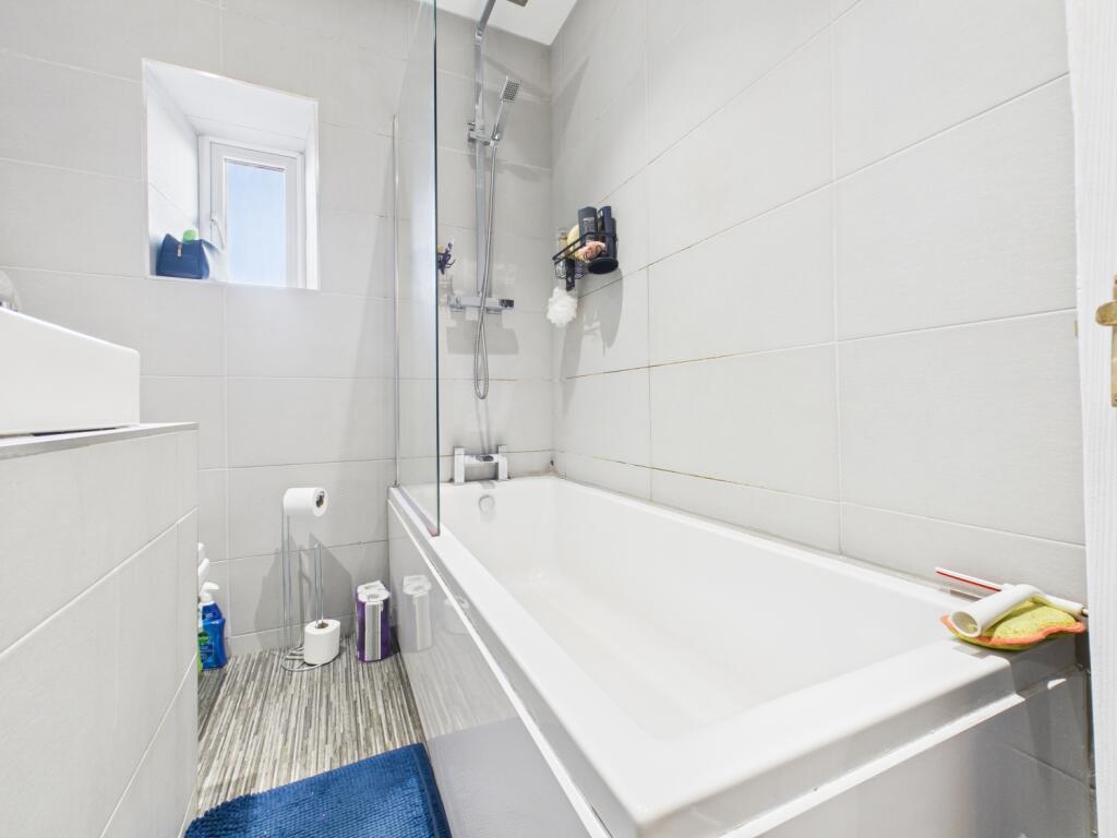 CAM03729G0-PR0196-STILL001