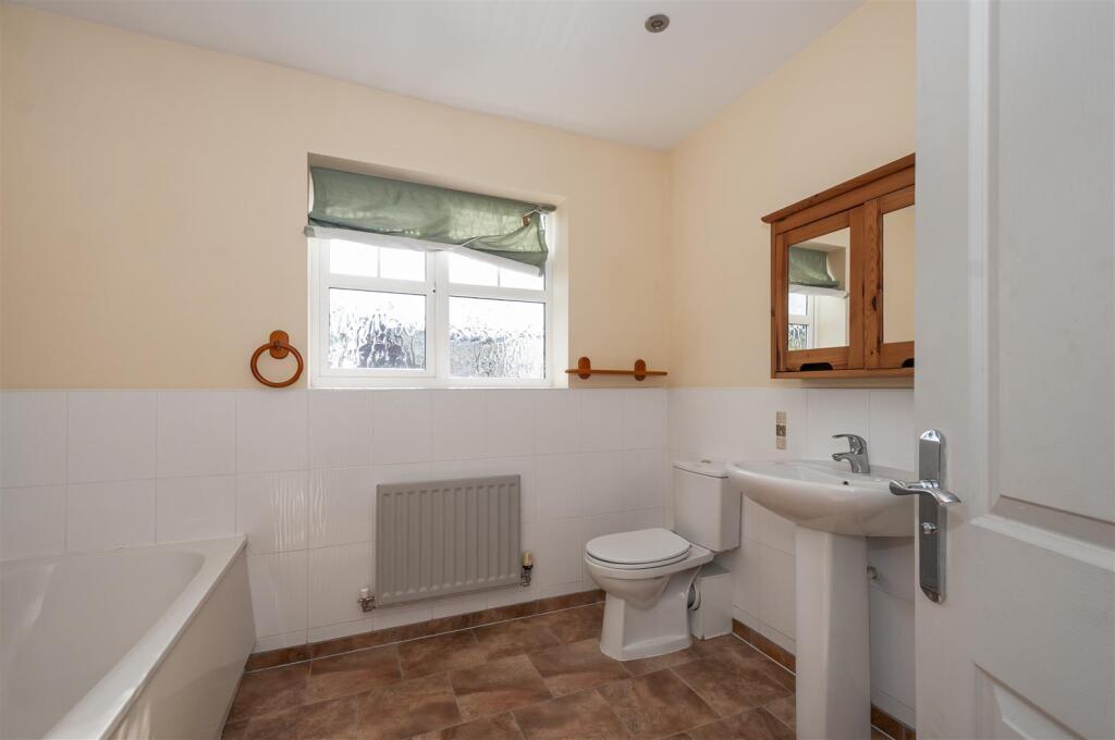 8 Chapel Close21.jpg