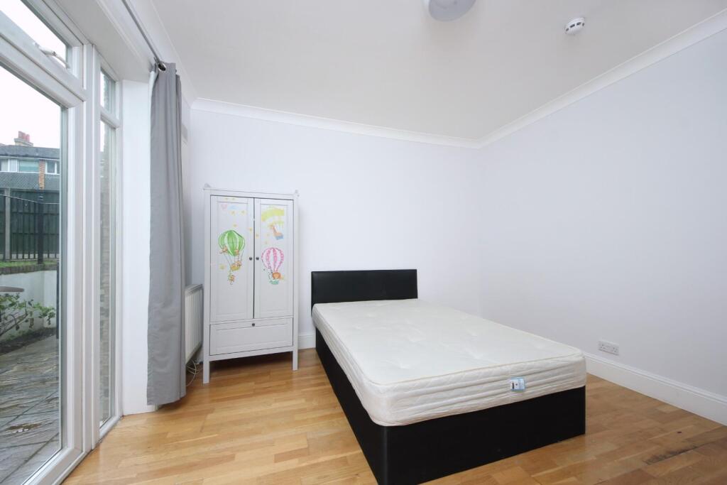 GV- F2 - 84 Grange Rd (11).jpg