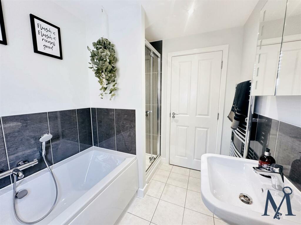 4-Piece Family Bathroom