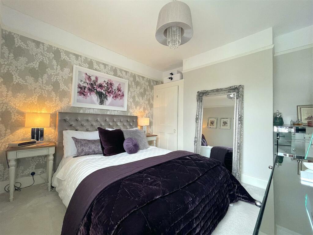 Bedroom One (2).jpeg