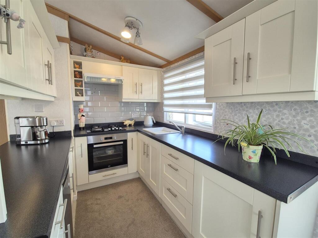 Living Kitchen Diner