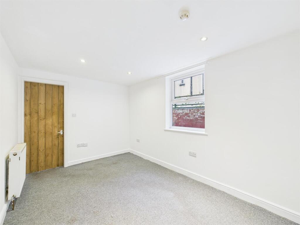 Bedroom: