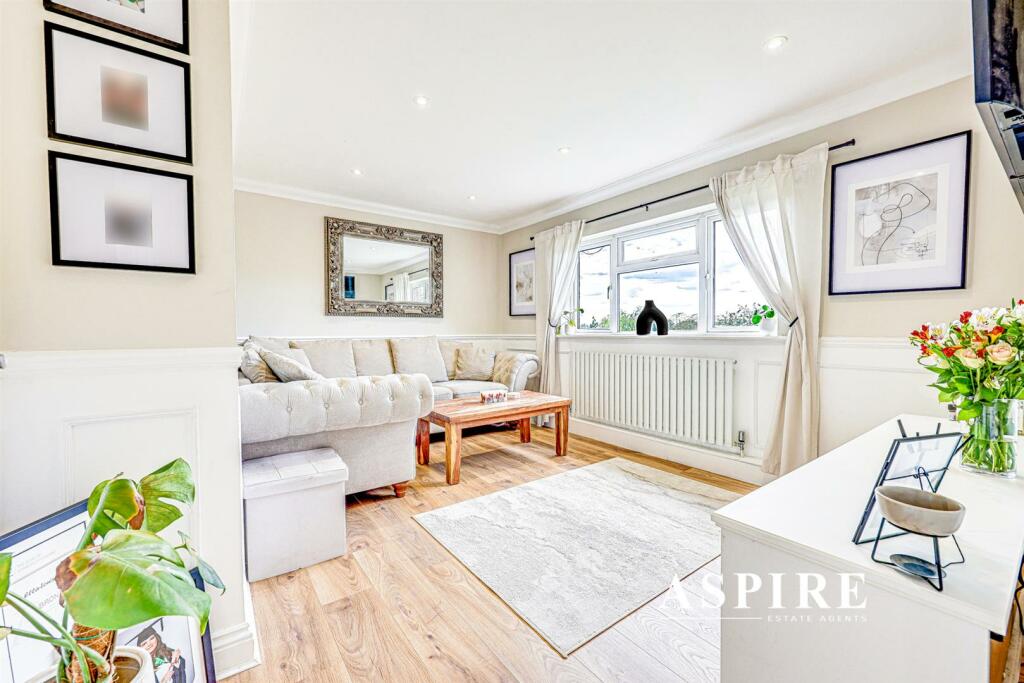 Aspire Estate Agents24.jpg