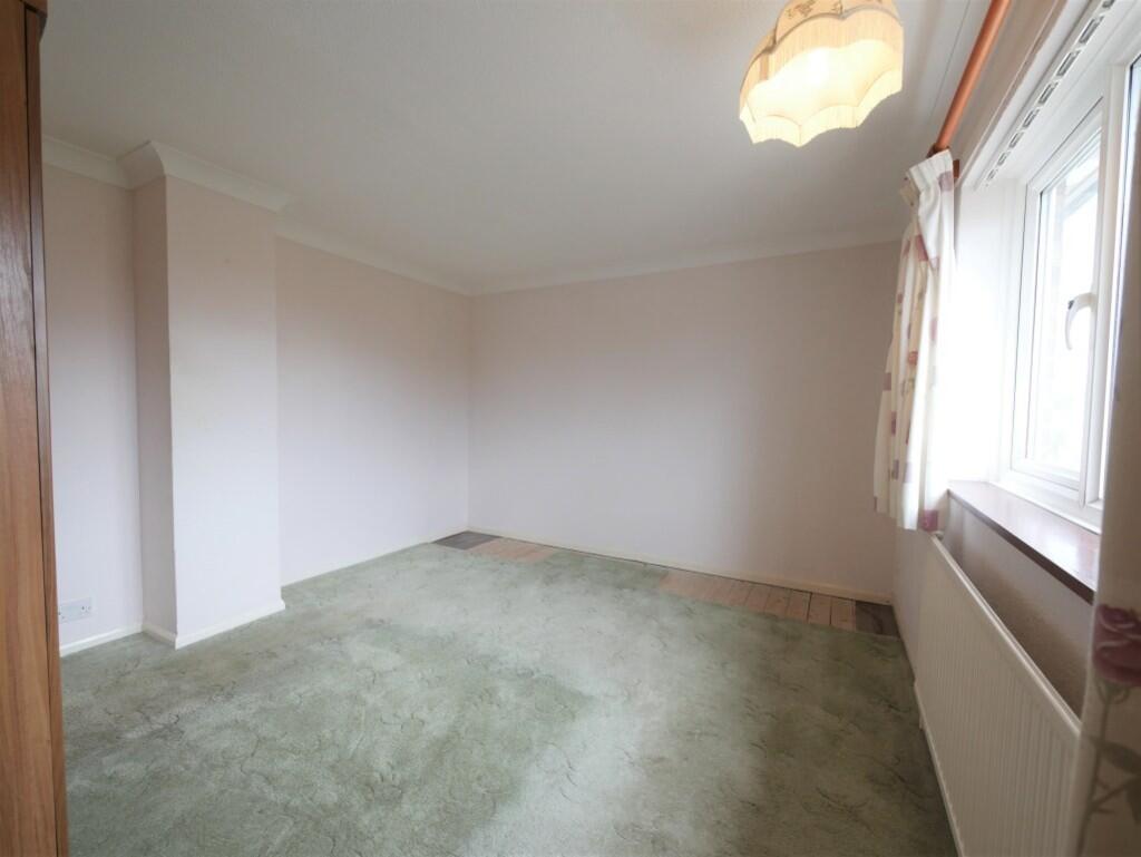 BEDROOM1 2