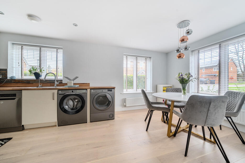 1375415-10-690b2e...