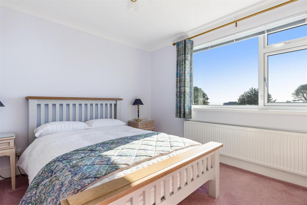 A30 - Rock Edge Rock End Avenue Torquay - 250304.j