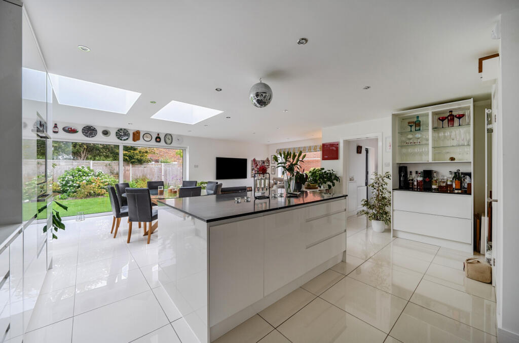 1361737-36-68dcf3...