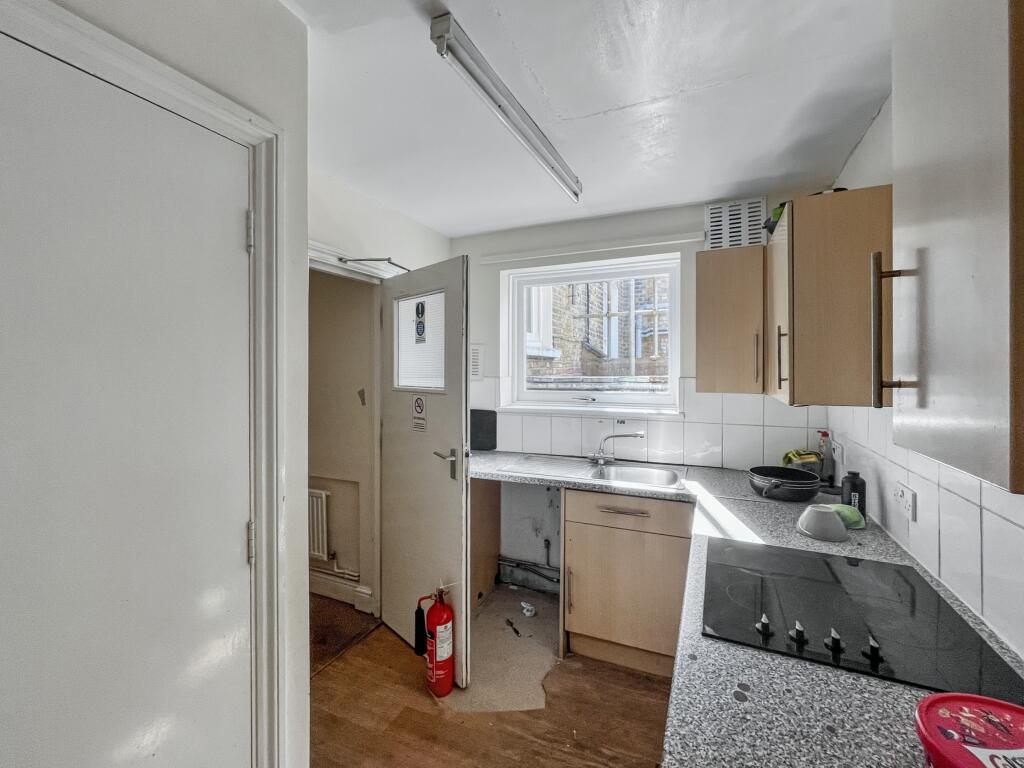 98 Ritherdon Road, Tooting, London SW17 8QQ