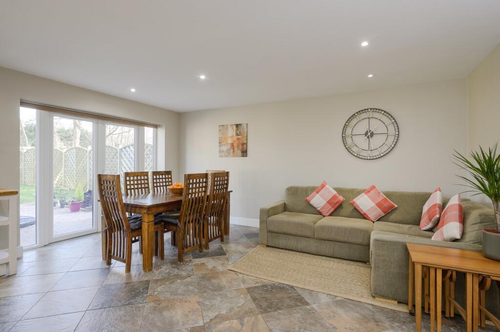 Family/Breakfast Room