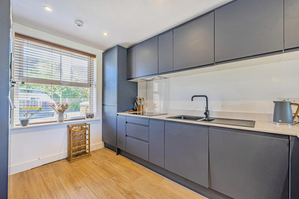 10-681e38ef93433-1287636-ARW-10