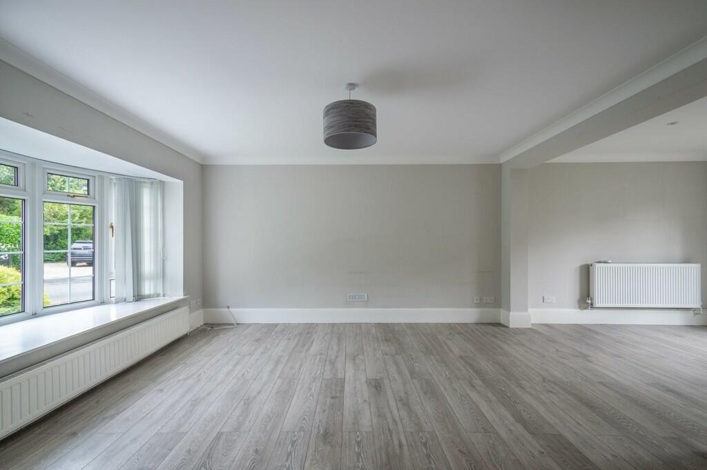 10 Falmouth Garde...