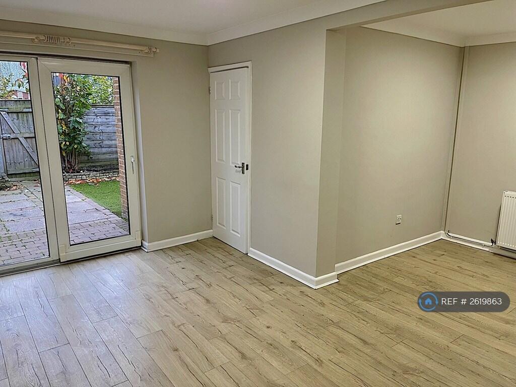 Living Room / Dining