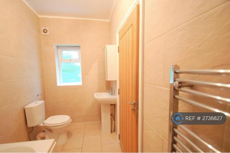 Bedroom 1 Ensuite 