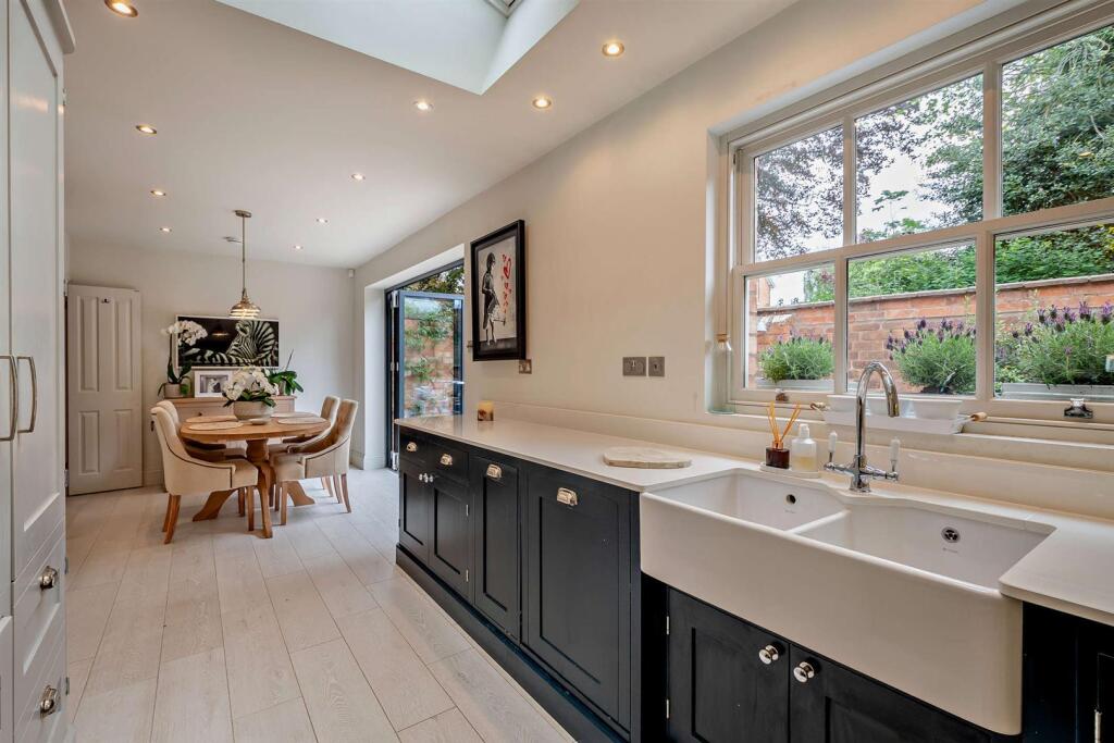 8646794-interior14-800 1.jpg