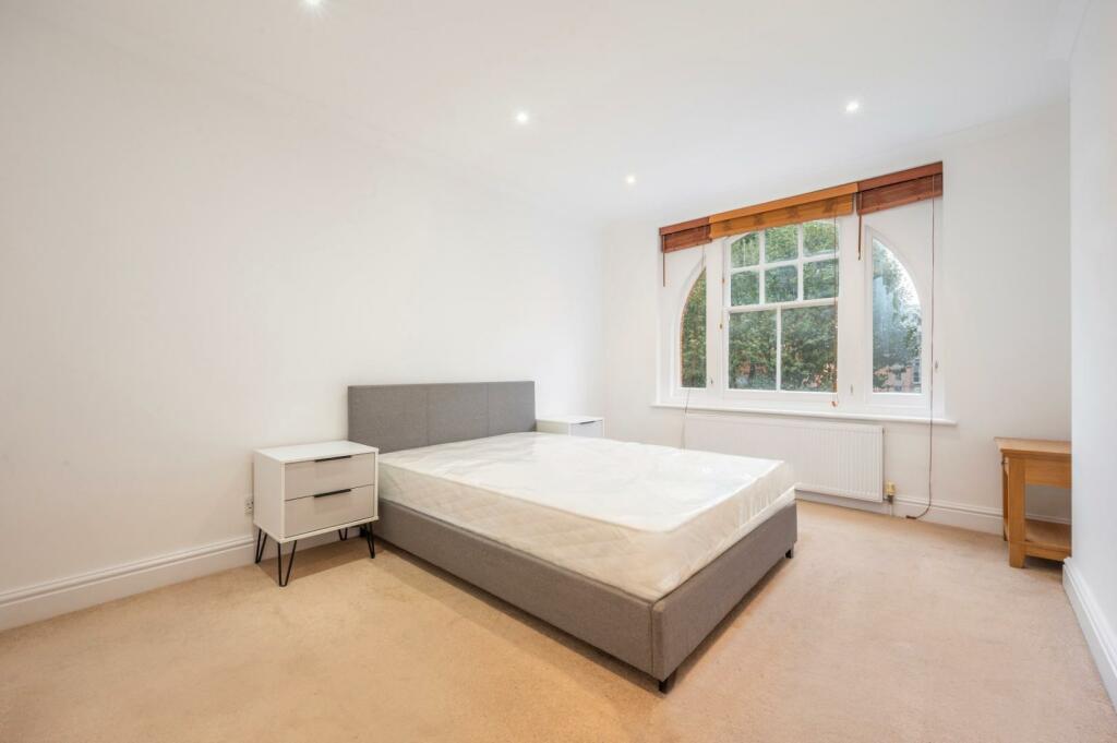 bedroom (2).jpg