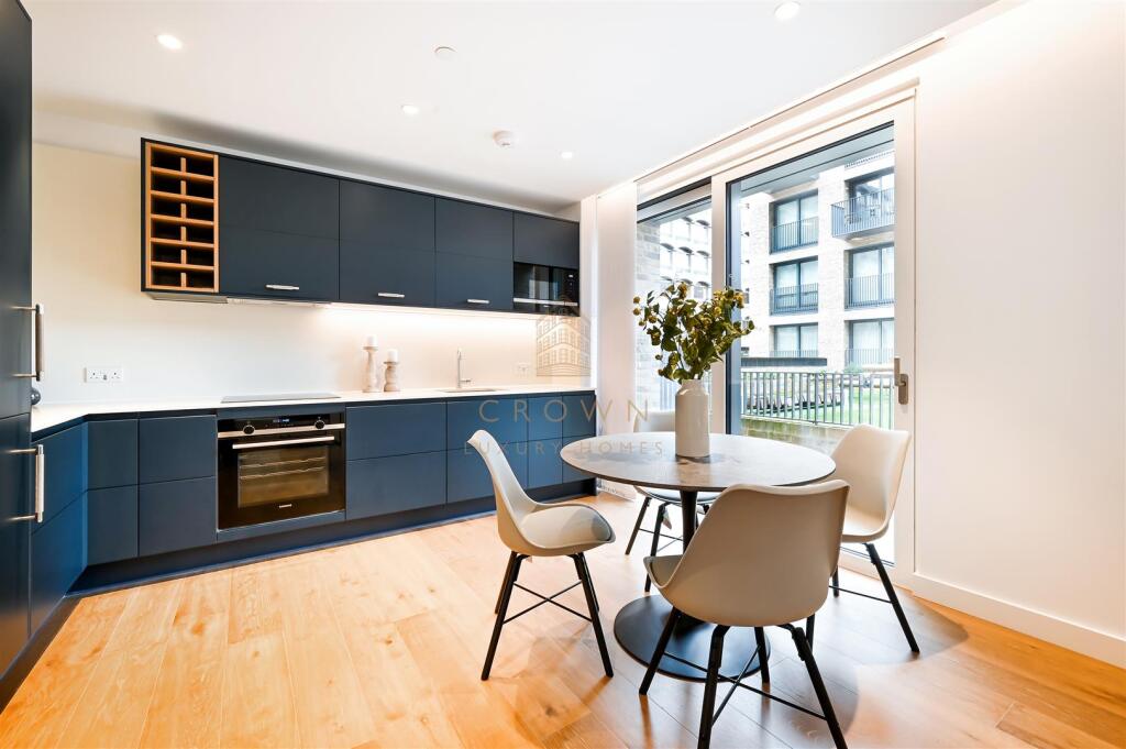 SIGNATURE HOUSE, 4 (2).jpg