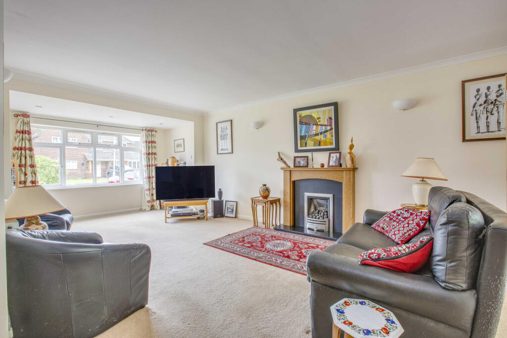 15 Cressington Place, SL8 5SN (LOW RES)-9