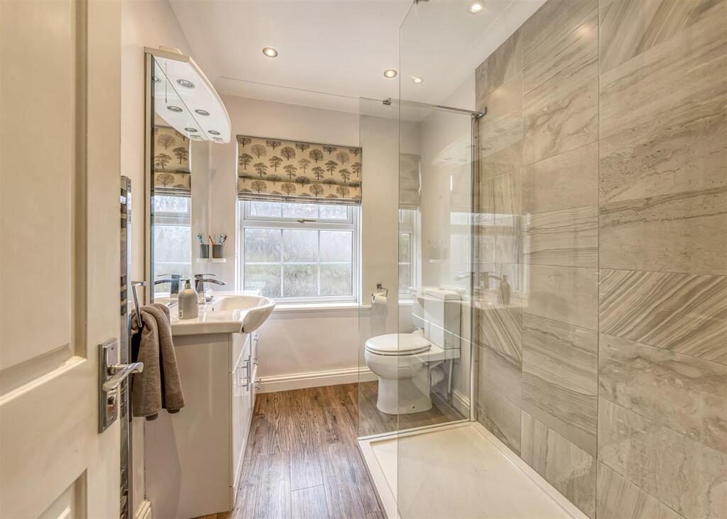 2 Heath House Drive-bathroom.jpg