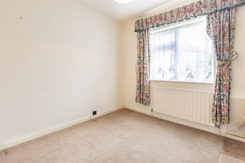 37 Amesbury Cl (6).jpg