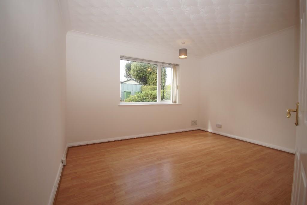 15a Carisbrooke Way