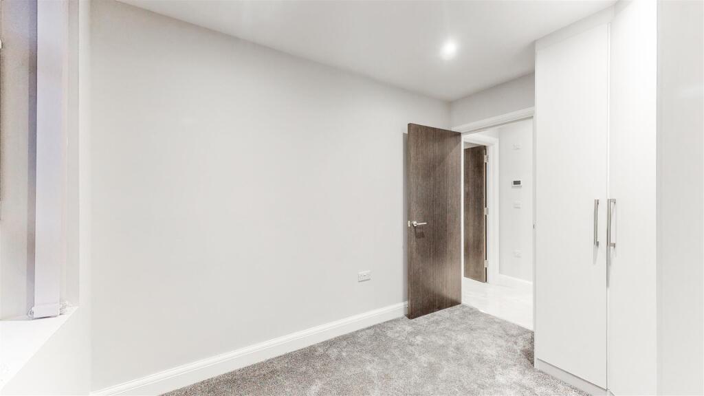 Bedroom 5.jpg