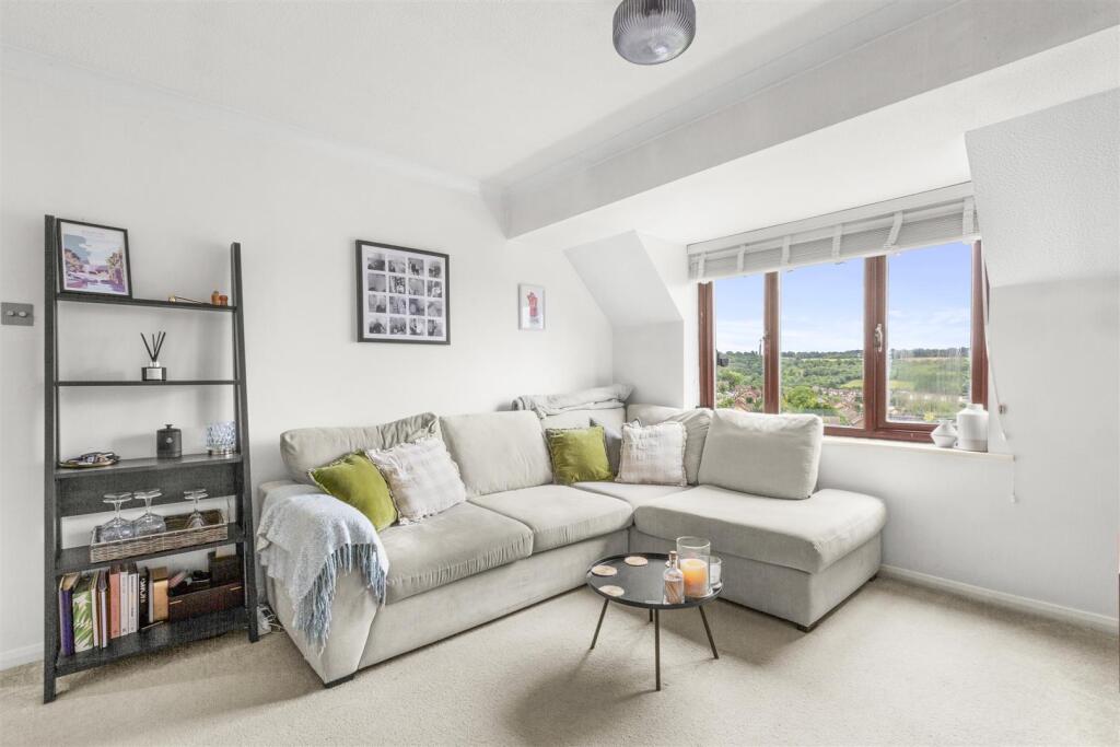 36 Windrush Court, HP13 7UL-4.jpg