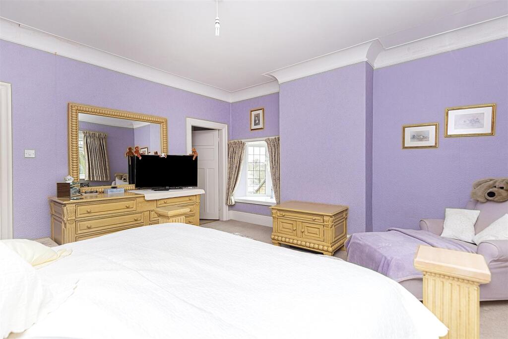 Bramleys Estate Agents - Fenay Lane (17).jpg