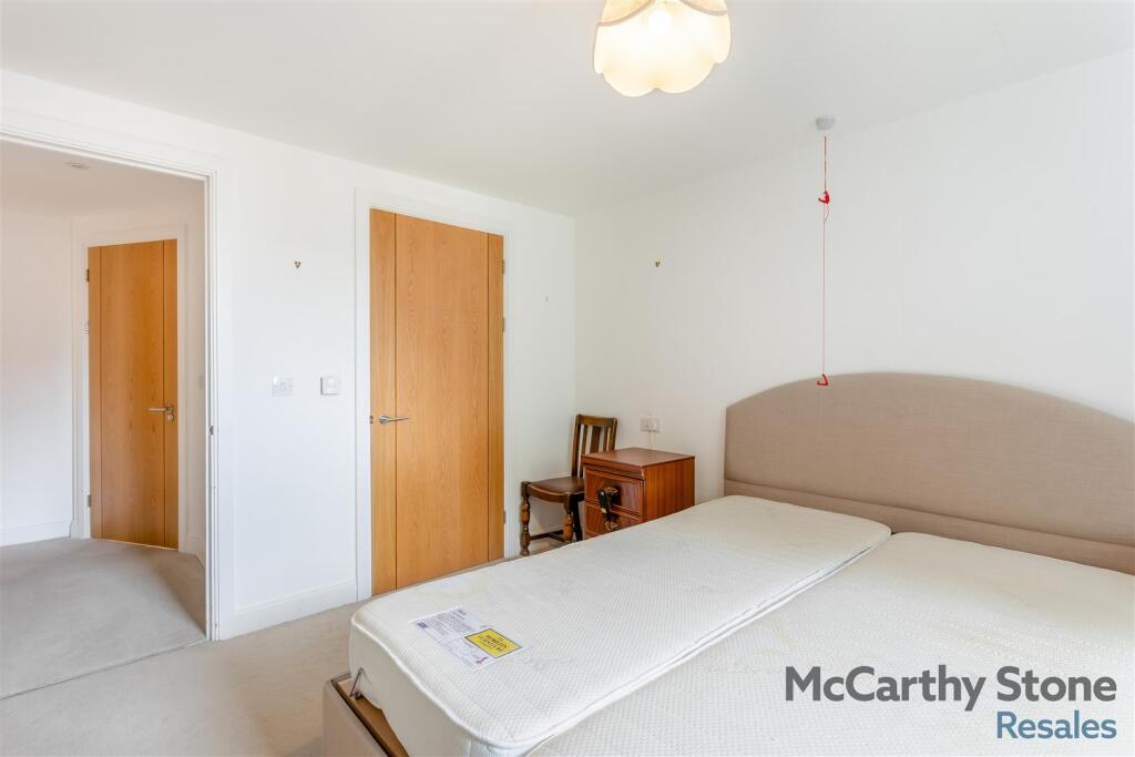 8657850-interior07.jpg
