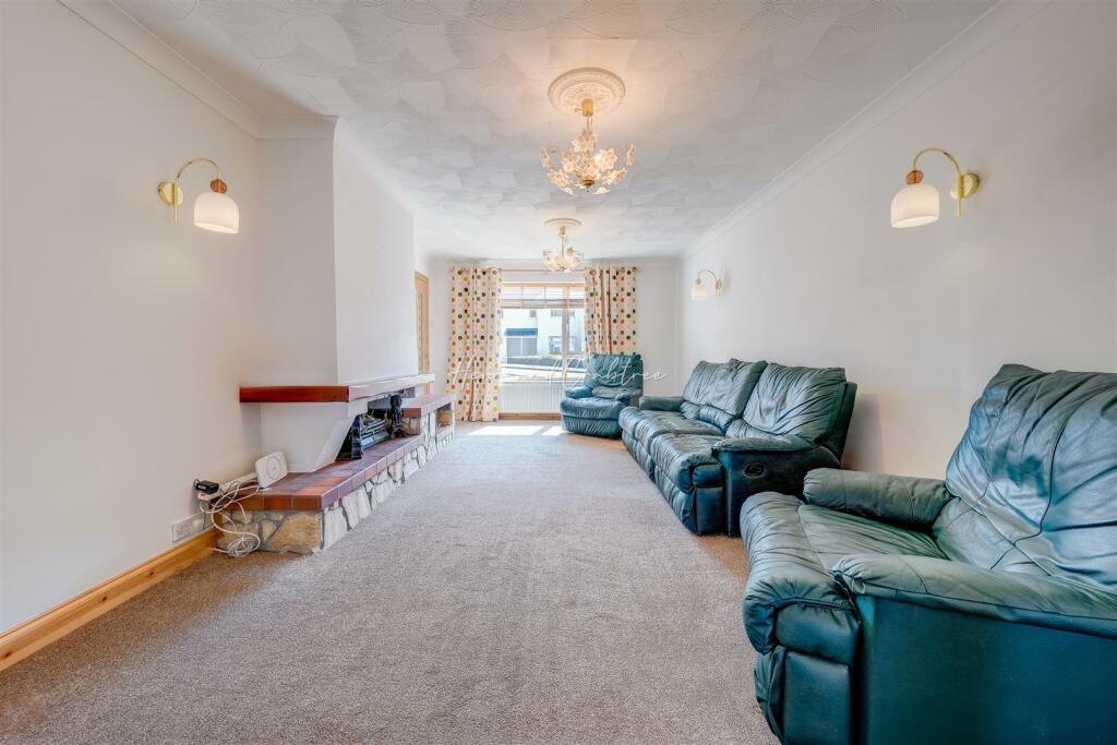 Padarn Close, Cyncoed, HernCrabtree (16).jpg