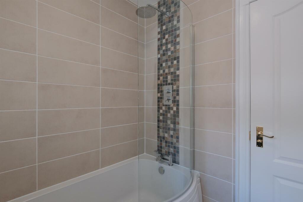 028-37, Edinburgh Road Abington, ML12 6SA.jpg