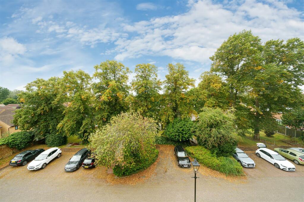 16 Gilbert Scott Court, Towcester (10).jpg