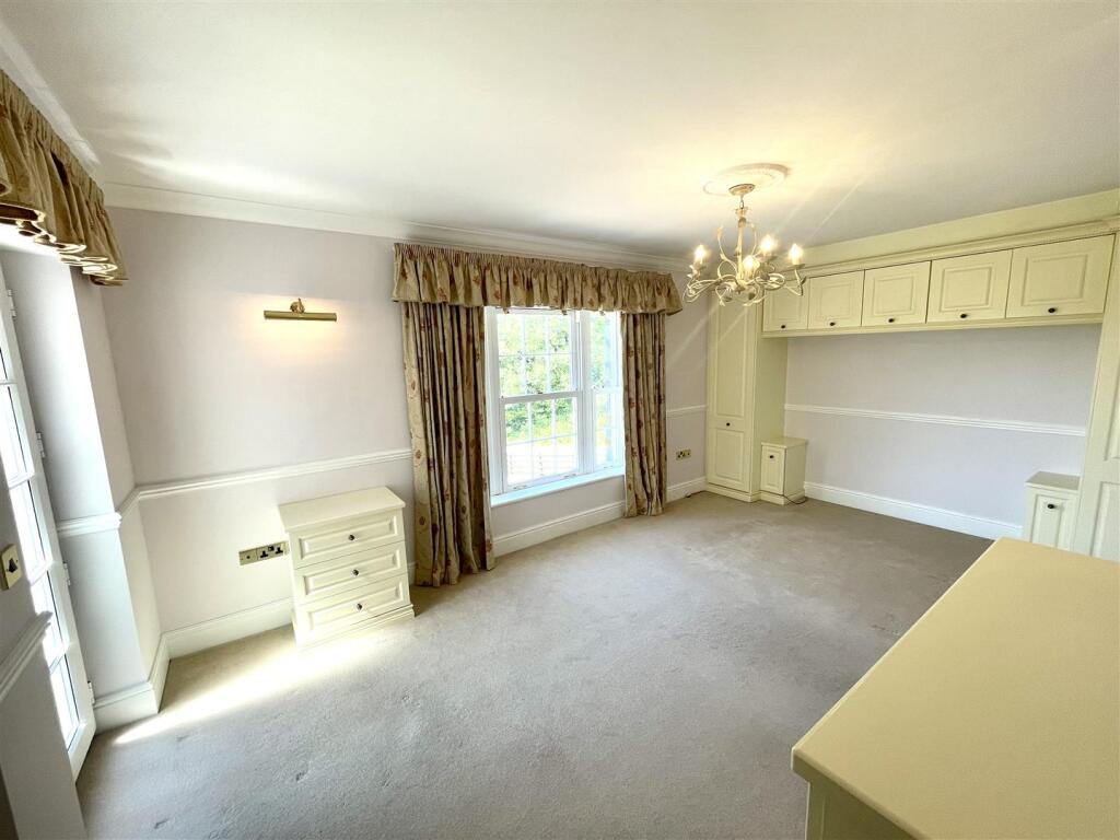 MASTER BEDROOM