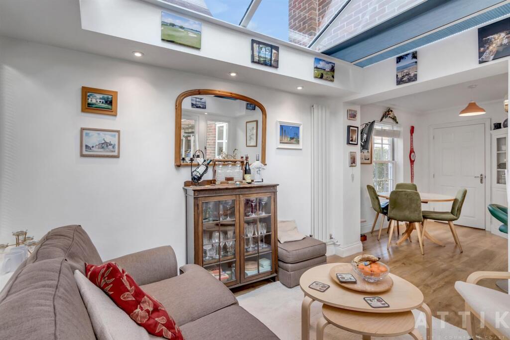 8 Blyth Mews, Halesworth, IP19 8FB (33).jpg