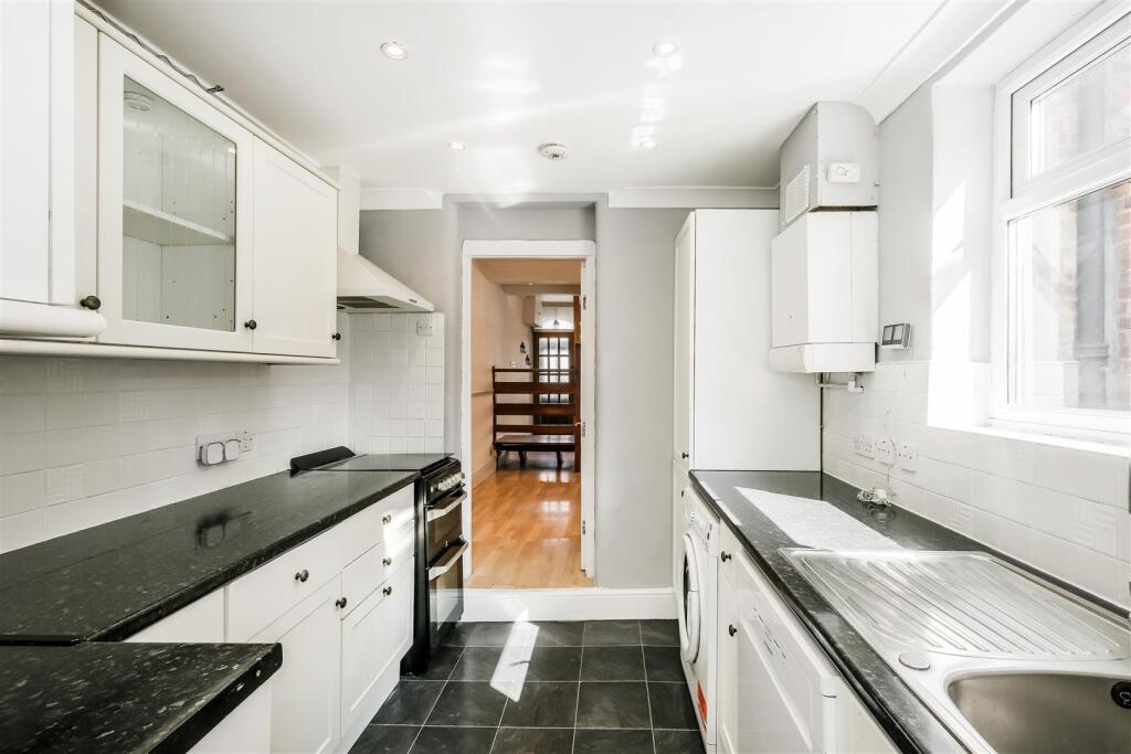 21 Woodend road-21.jpg