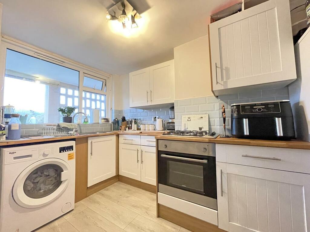 Dieppe Close 23 Kitchen 2.jpg