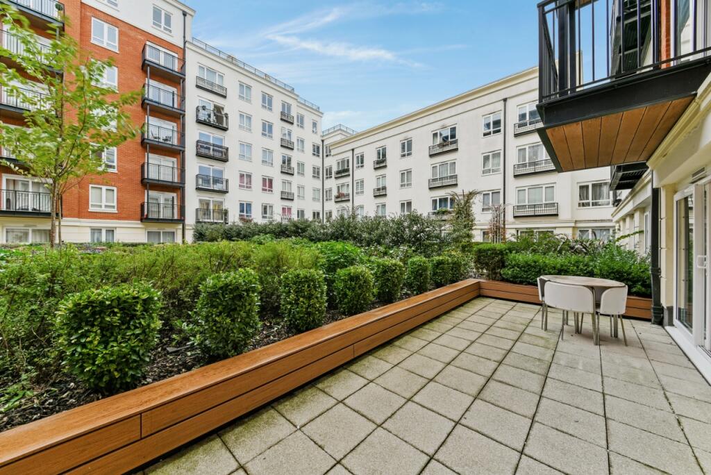 Exterior - Golding A