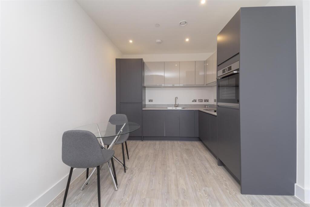 Kitchen        .jpg