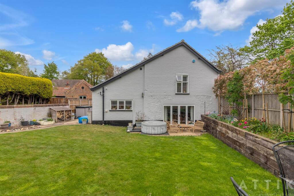 24 Newmarket Road, Norwich, NR46UE (11).jpg