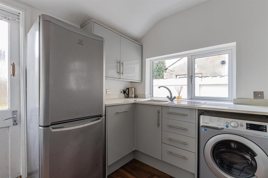 Llanishen Street 15-14.jpg