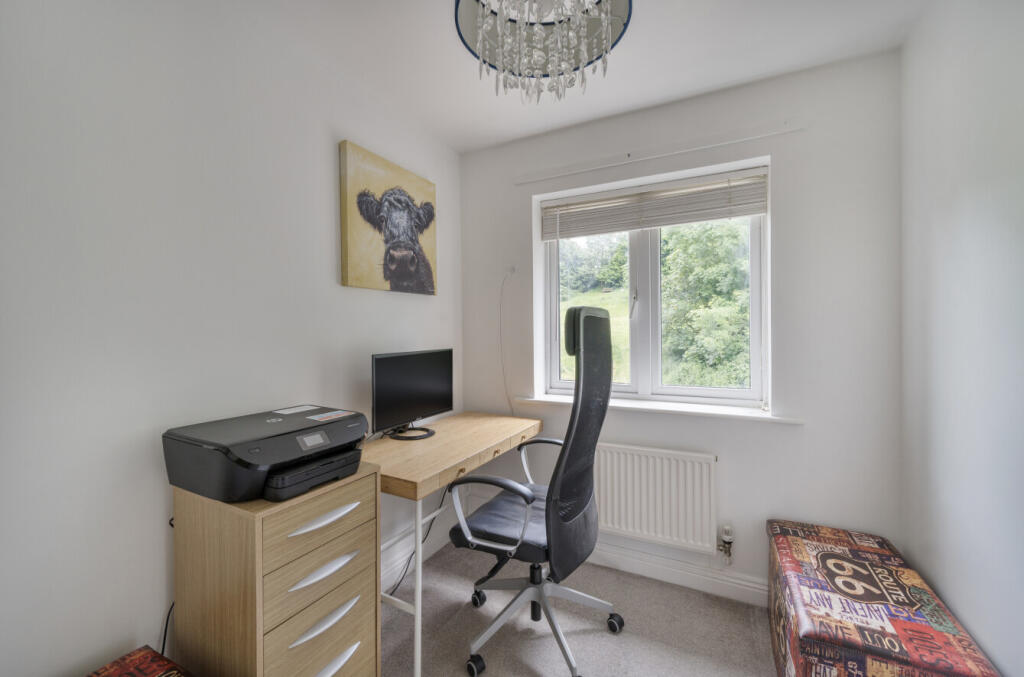 1301699-8-68386a9...