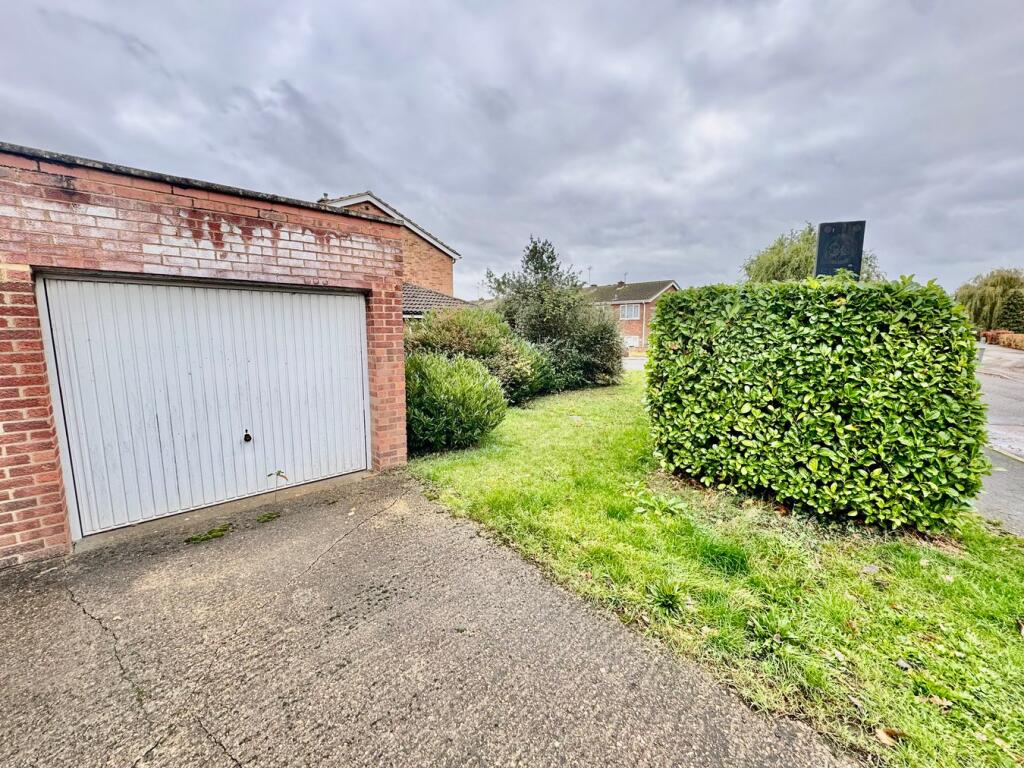 Garage &amp; Driveway 