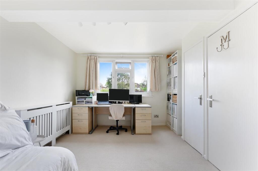 MANOR GREEN ROAD (6).jpg