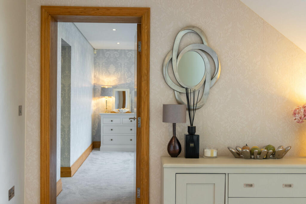 20241030-1201_Maison Haus - Ivory House, Station R